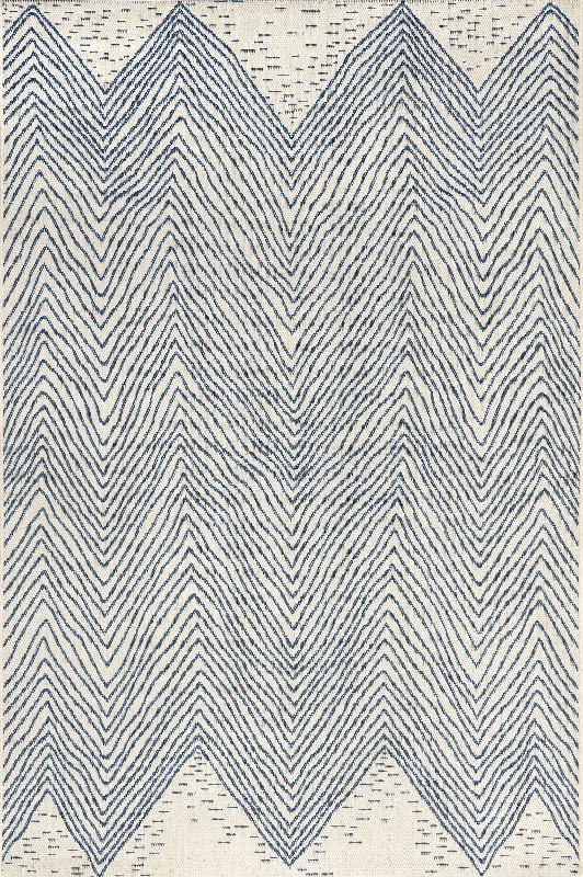 Wavy Chevron Indoor/Outdoor Rug | Blue