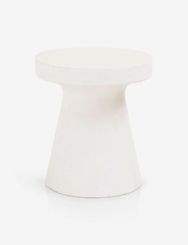 Risy Indoor/Outdoor Round Side Table